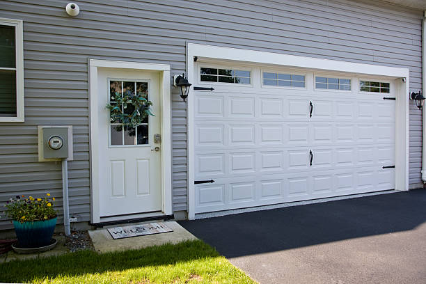 24/7 Emergency Garage Door Panel Replacement experts in Chesterfield County County, VA